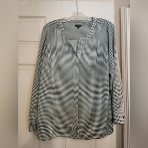 Talbots Blouse 1X. Great condition. Green and cream.